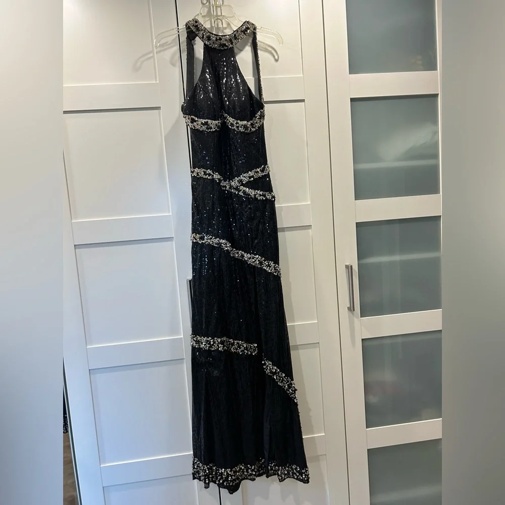 Dress - Picture 1 of 2